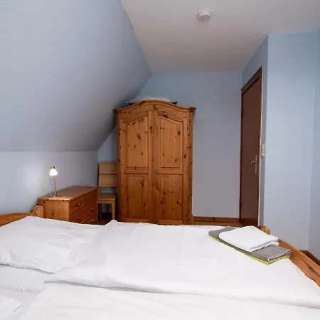 Holiday Kleen Norden