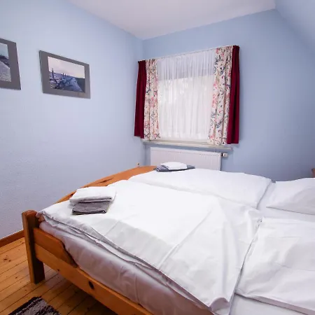 Semesterbostad Kleen By Interhome